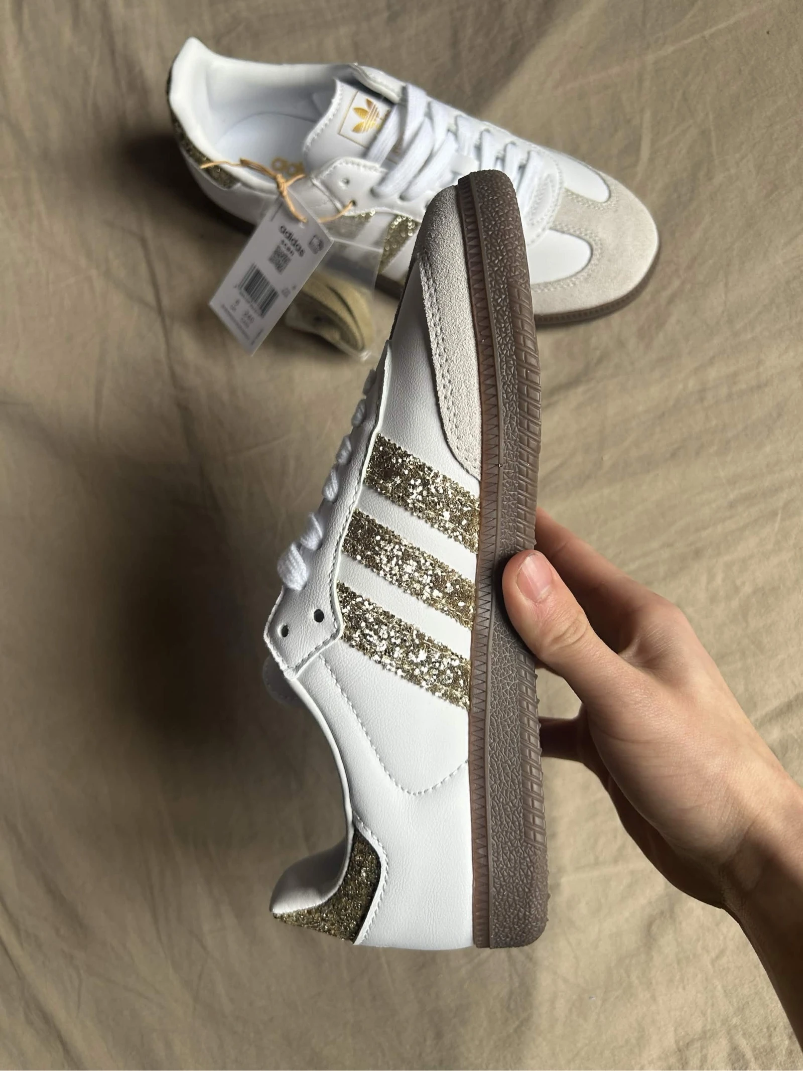 Adidas Samba met gouden pailletten 🤍💛 – photo 3